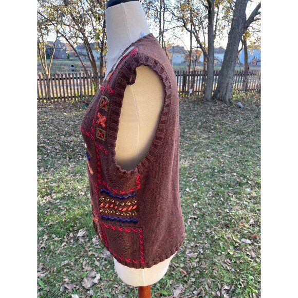 Sweater Vest With Folk Art Embroidery Size Large Brown Ramie/Cotton Blend V-Neck - Picture 4 of 15